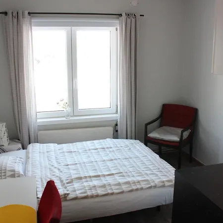 Bedder At Oslo Airport - Serviced 2*
