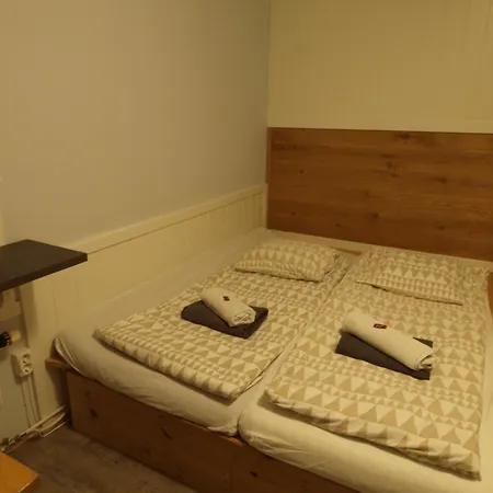 Bedder At Oslo Airport - Serviced