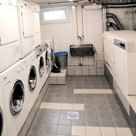 Bedder At Oslo Airport - Serviced